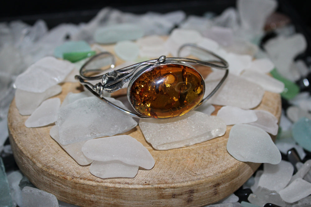 Amber Bracelet - Floating Lotus