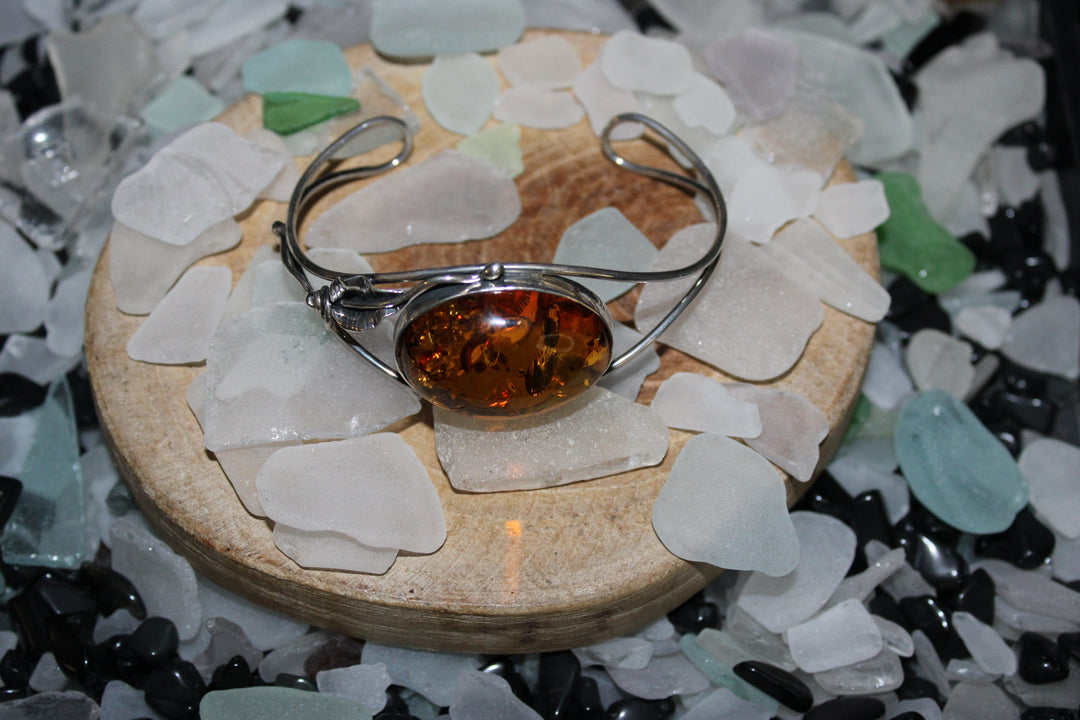 Amber Bracelet - Floating Lotus