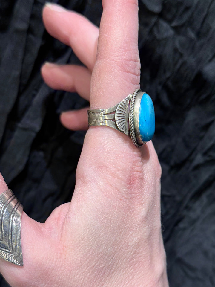 Antique Navajo Turquoise Ring - Floating Lotus