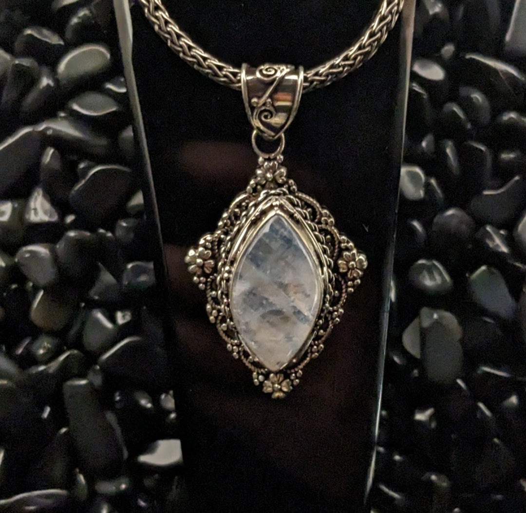 Exquisitely Crafted Moonstone Pendant - Floating Lotus