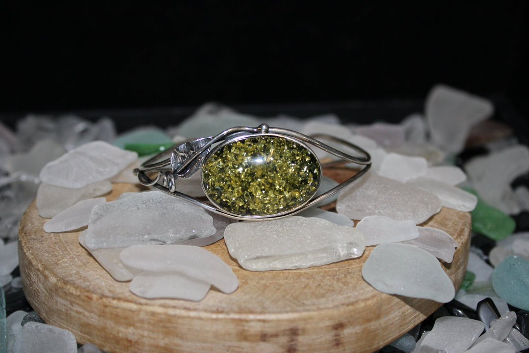 Green Leaf Amber Bracelet - Floating Lotus