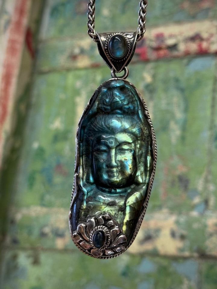 Labradorite Quanyin Pendant - Floating Lotus