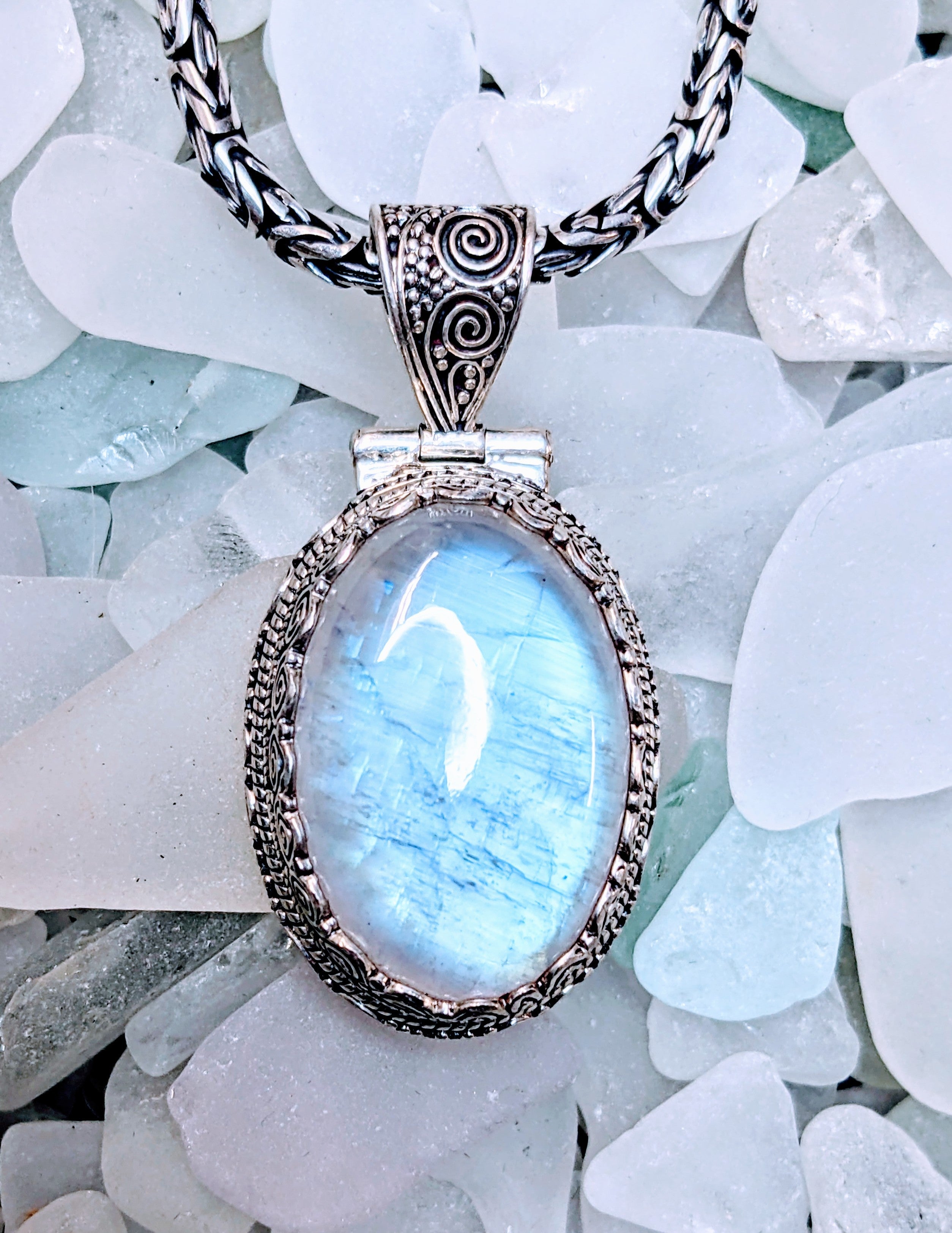 Beautiful shops moonstone necklace