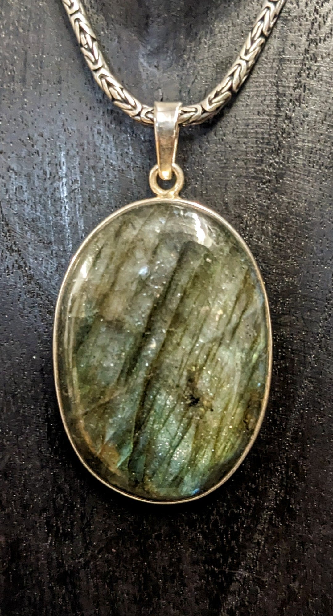 Sleek Statement Labradorite Pendant - Floating Lotus