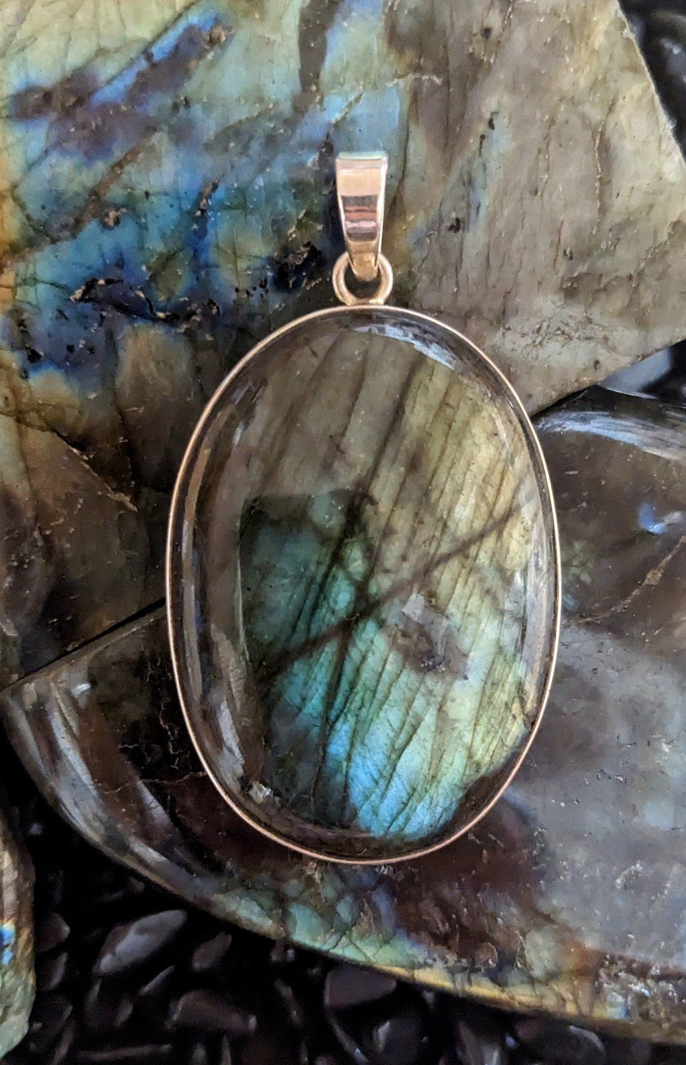 Sleek Statement Labradorite Pendant - Floating Lotus