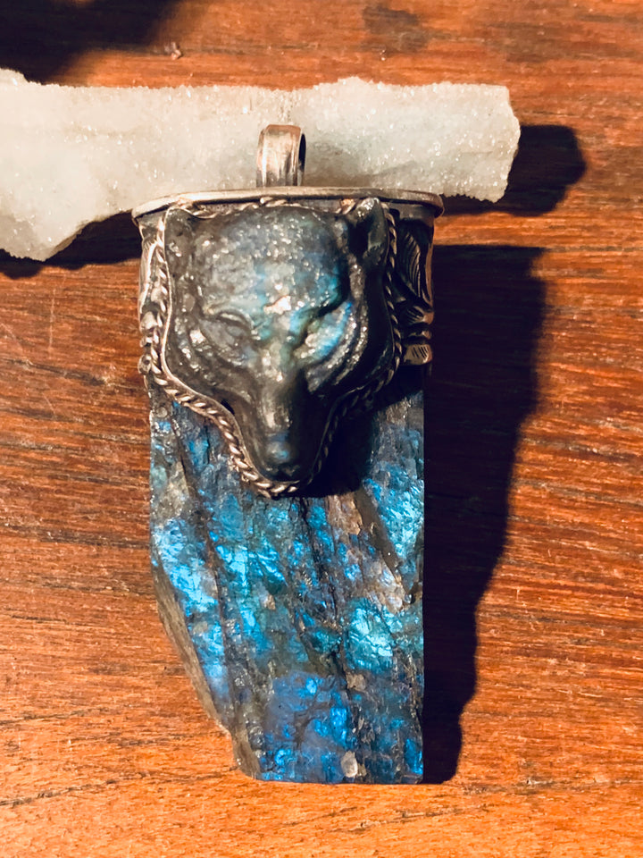 Untamed Labradorite Wolf Pendant - Floating Lotus