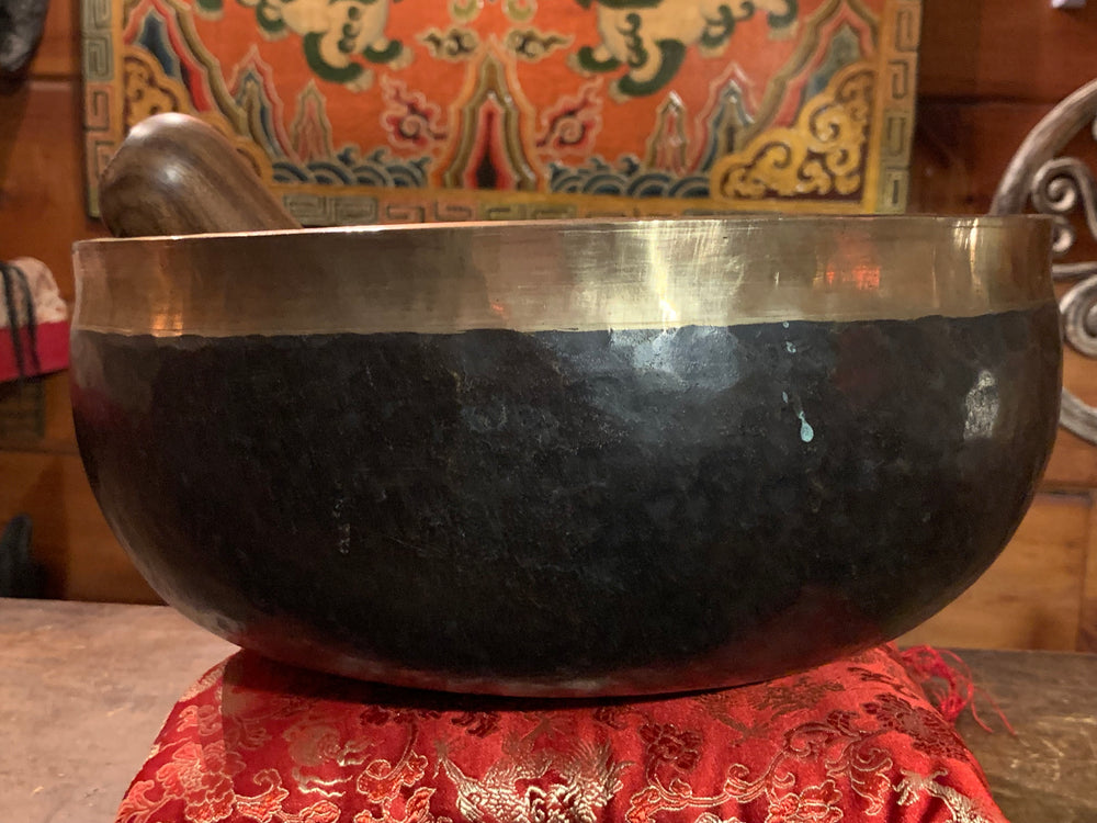 Large Antique Tibetan Singing Bowl - Floating Lotus