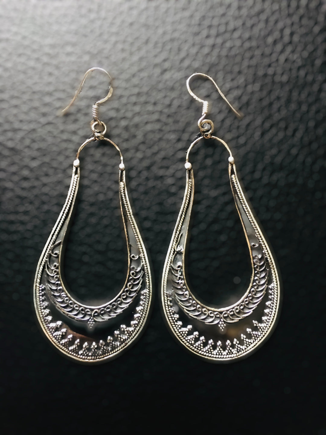 Tribal Kush Earrings - Floating Lotus