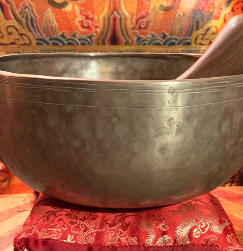 Antique Tibetan Singing Bowl - Floating Lotus