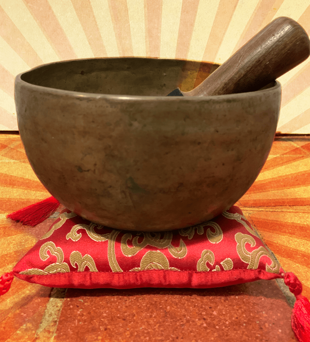 Antique Tibetan Singing Bowl - Floating Lotus